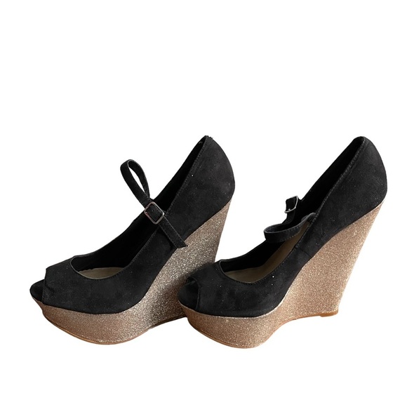 Steve Madden Black Open Toe with Shimmery Gold  Supper Hight Heels Wedges Size:7 - Picture 2 of 10